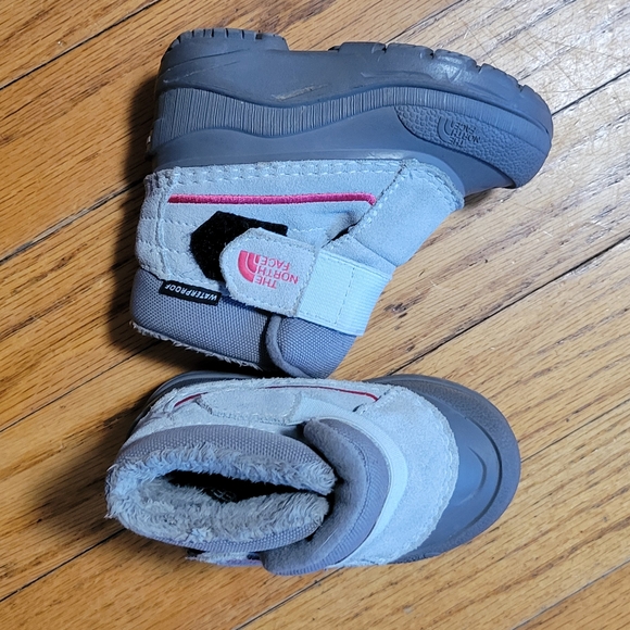Kids Gray Shoes Northface 5 Toddler Girl Winter Boots - Picture 1 of 5